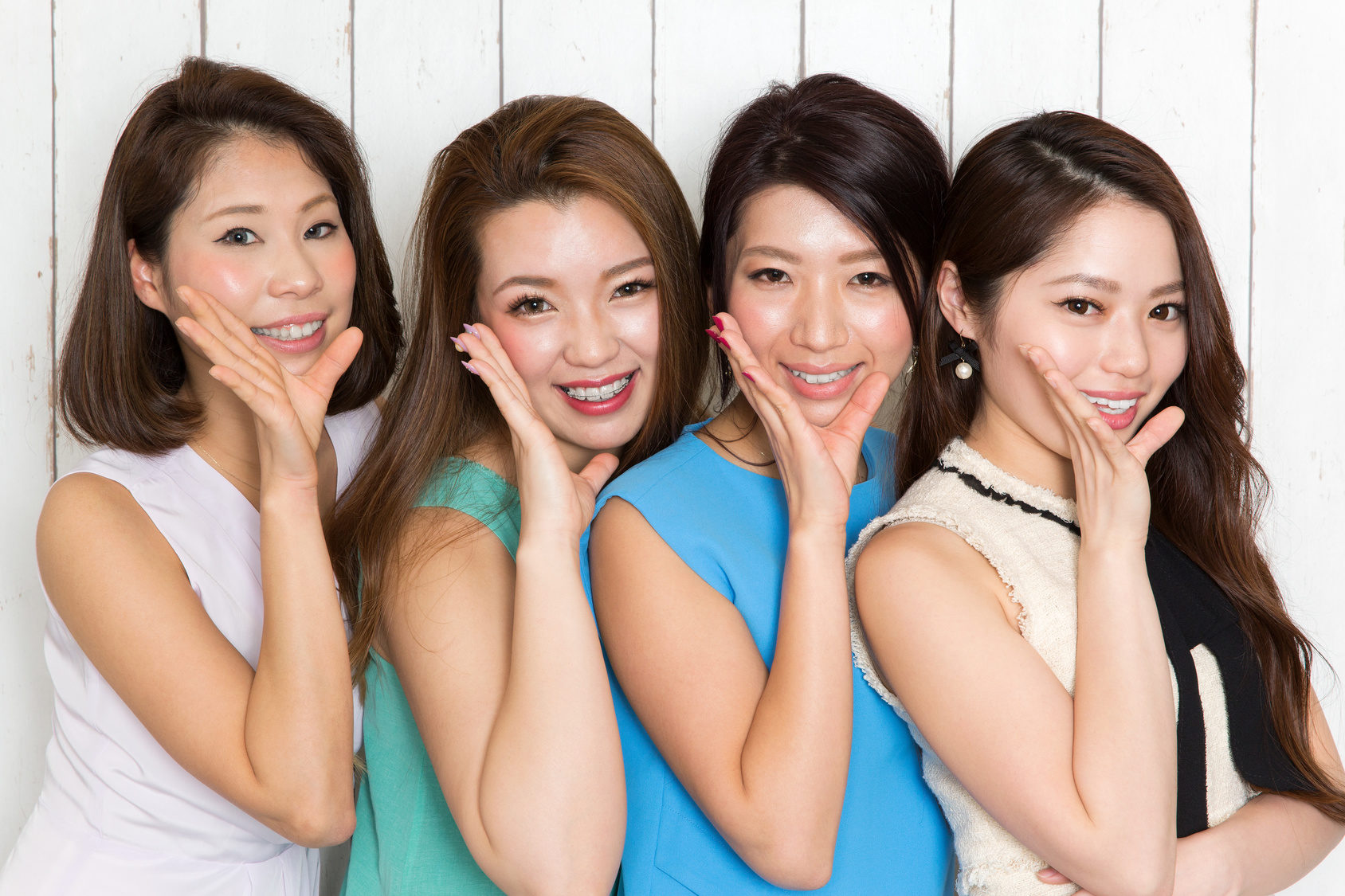 写真：ささやく女子