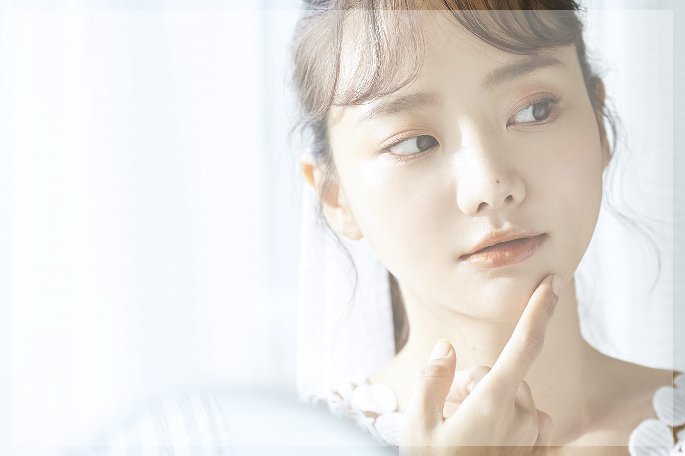 悩む女性